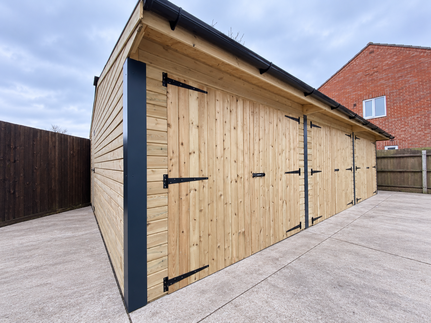 Garage | Triple Bay - Image 2